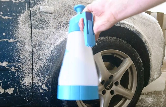 Fahrzeug einschäumen mit Gloria FM10 und Valetpro Snowfoam und Shampoo